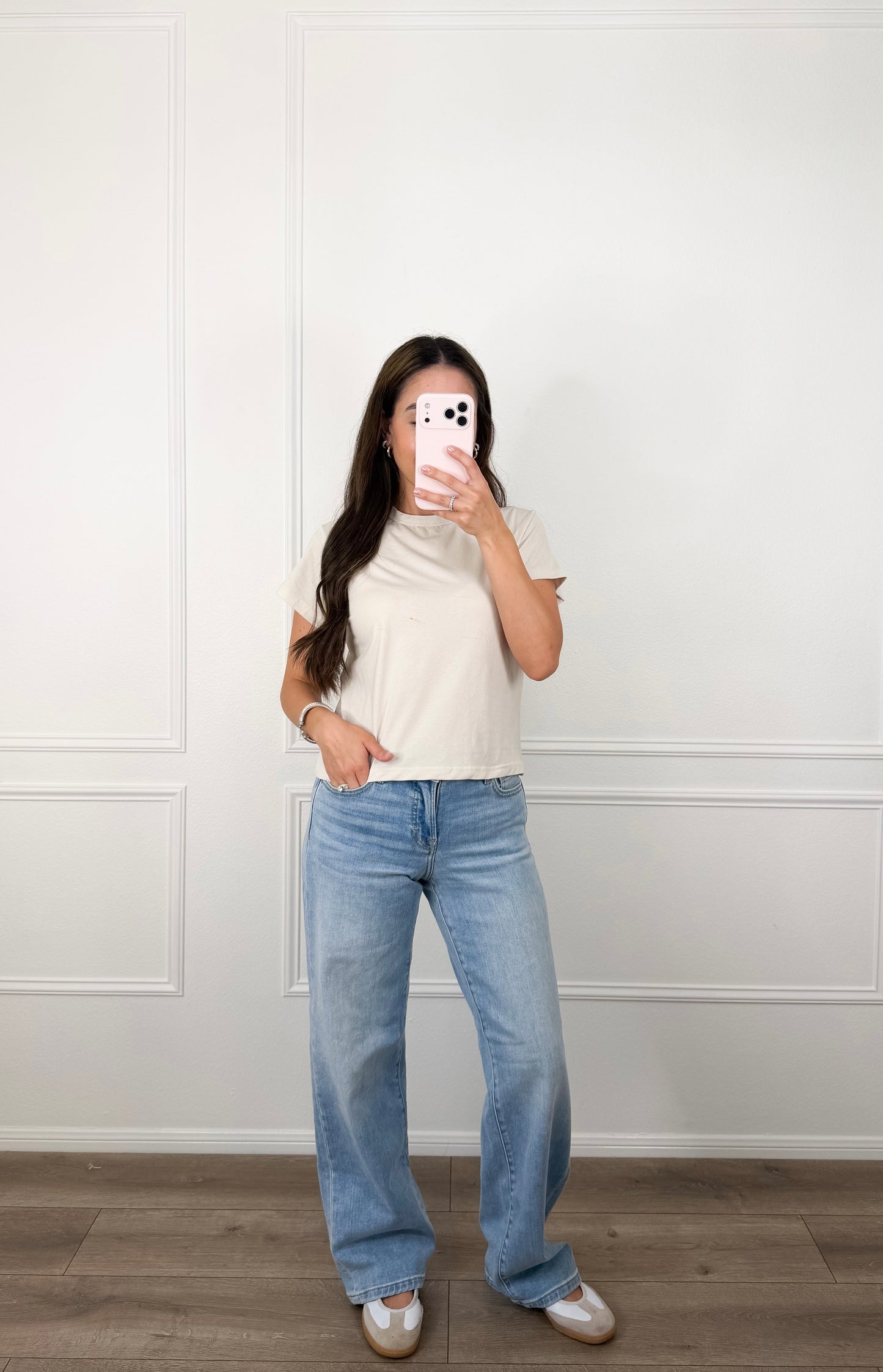 Collette Basic Off White Tee