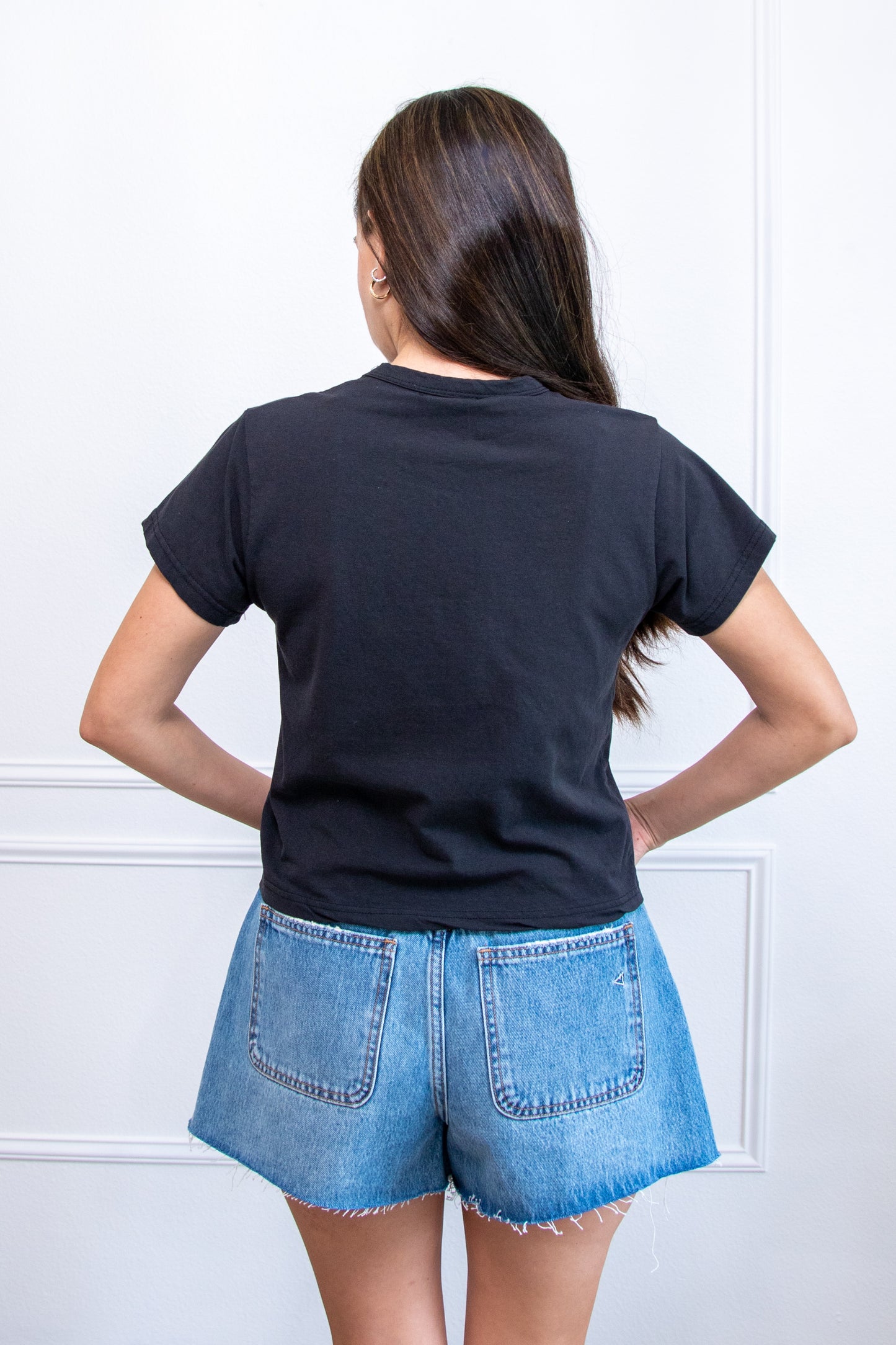 Collette Basic Black Tee
